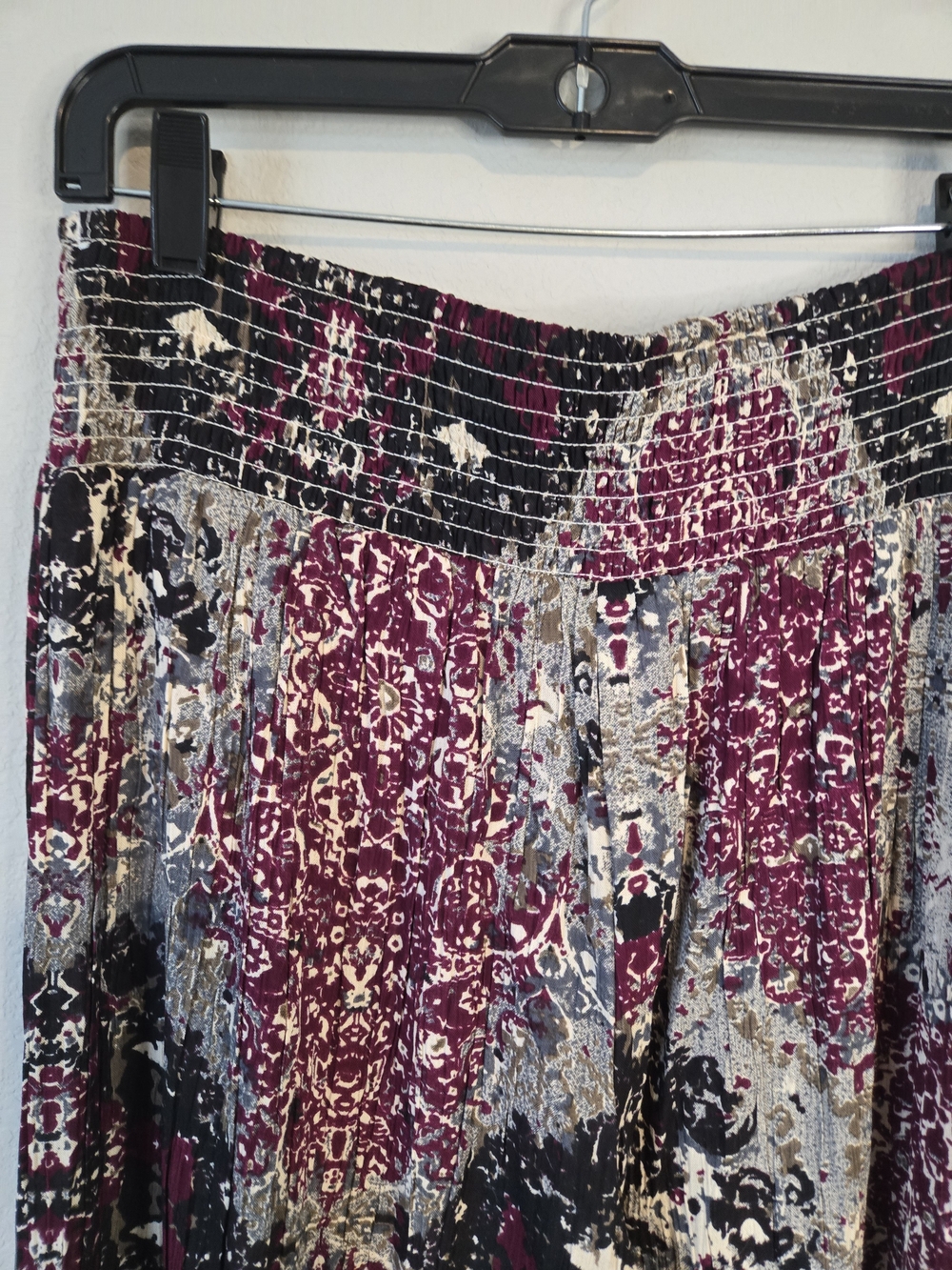 Bohemian Wide-Leg Palazzo Pants in Burgundy Print - Picture 6 of 8
